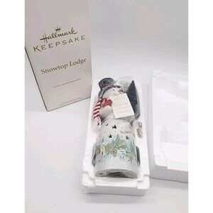 Hallmark Keepsake Snowtop Lodge Christmas Table Decoration Collectible 2012 New
